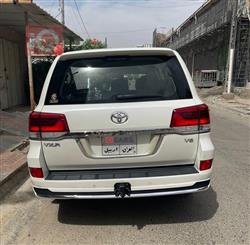 تۆیۆتا لاند کروزەر